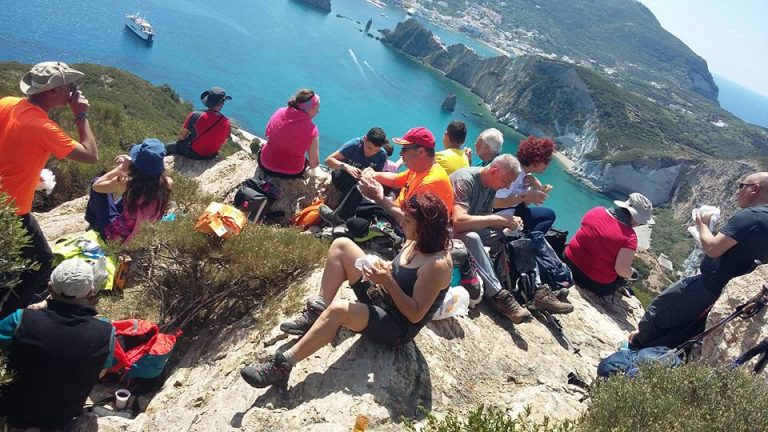 Alimentazione nel trekking 3 Ponza trekking pausa pranzo