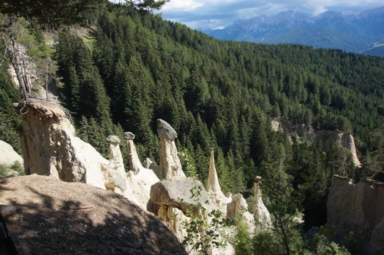 Le piramidi di terra a Perca 6 Piramidi di Terra