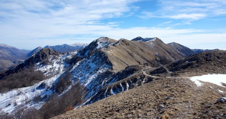 Le creste del Monte Pietroso e rifugio di Iorio 37 Le creste del Monte Pietroso e rifugio di Iorio