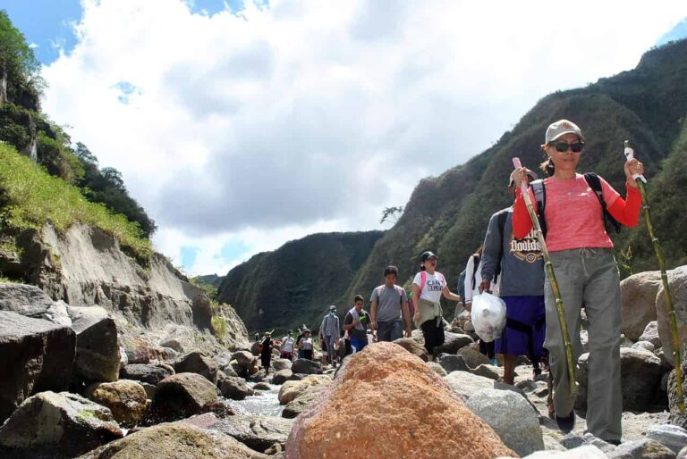 Perché gli escursionisti utilizzano i bastoni da trekking: benefici e motivazioni 8 Bastoni trekking