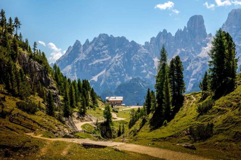 Trekking ed Escursionismo: Confronto tra due modi di esplorare la natura 21 Trekking ed Escursionismo: Confronto tra due modi di esplorare la natura