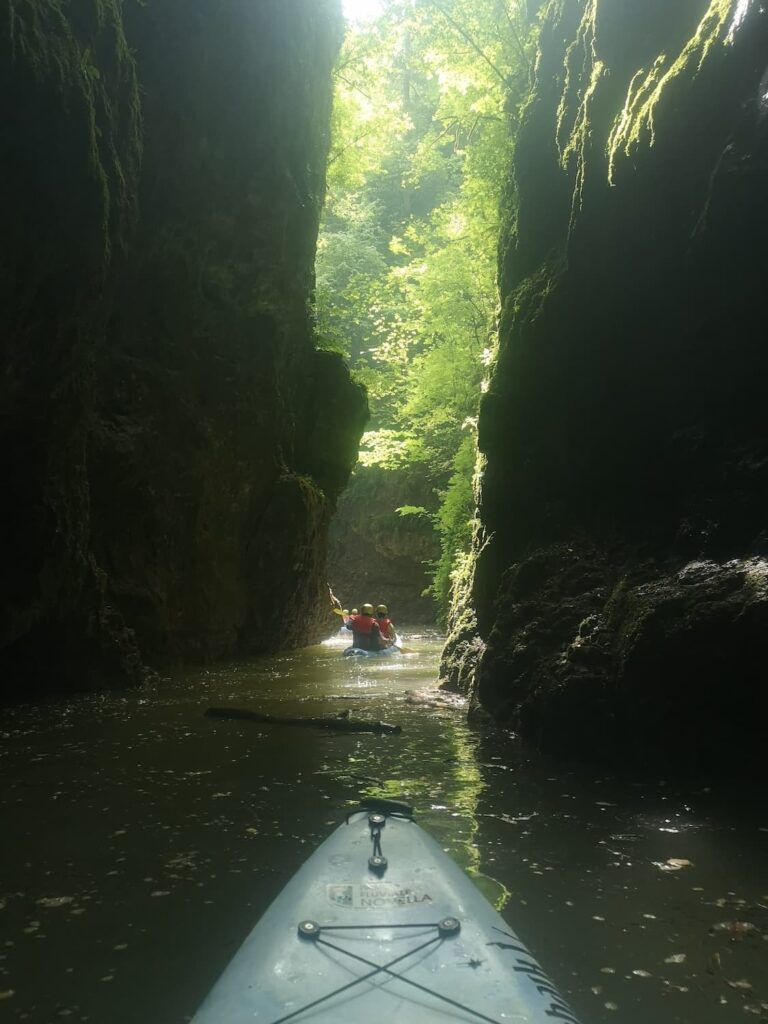 kayak nel torrente Rio Novella