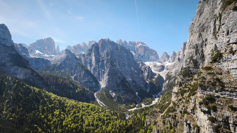 Trekking in Val di Sole: Dolomiti di Brenta, Laghi e Canyon 33 Dolomiti di Brenta
